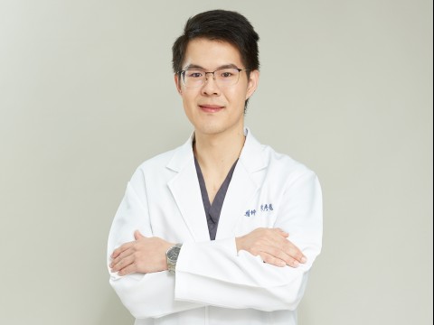 陳彥龍 獸醫師專長：麻醉專科、復健